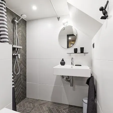 Korter Loft Black And Red