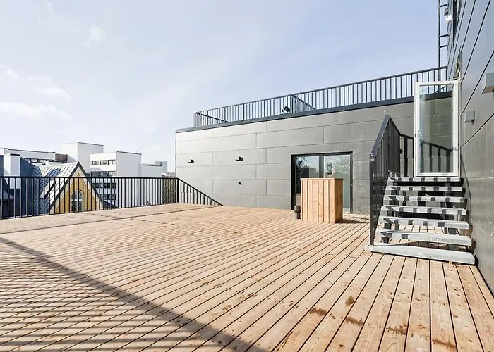 Loft Black And Red * タリン