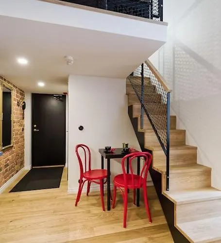 Loft Black And Red アパート